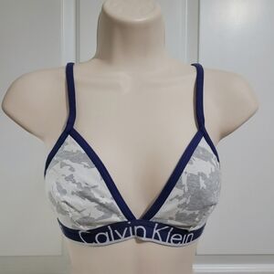 🎉3/$15🎉 Calvin Klein Unlined Wireless Marble Print Bra